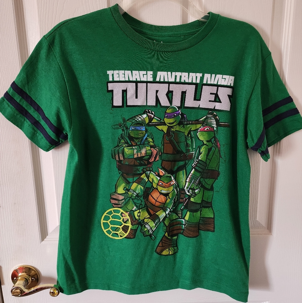Nickelodeon Teenage Mutant Ninja Turtles green shirt TMNT